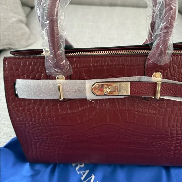 Elegant Burgundy Crocodile-Embossed Handbag - Picture 2 of 4